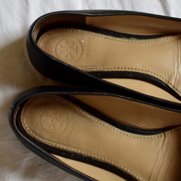Tory Burch Chelsea Ballet Flat Tumbled Leather Perfect Black Gold - Picture 8 of 11